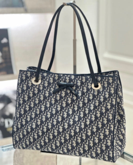 Adore Tote