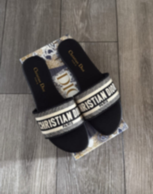Adore sandal